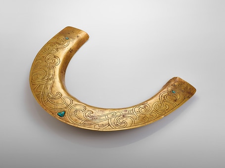 Gold neckclace ornaments or pectoral, 4th to 3rd century BCE, Courtesy of the Mengdiexuan